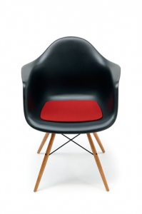 Sedák Eames plastic armchair